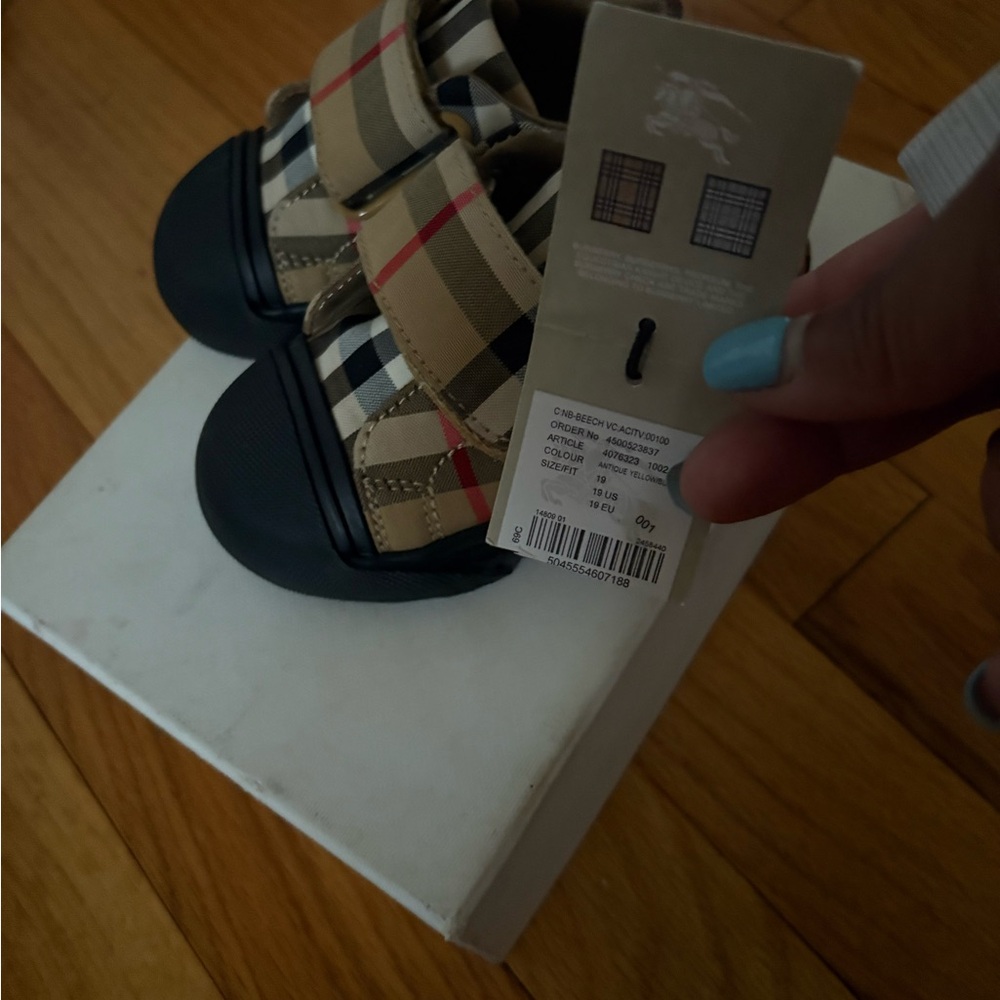 Burberry Infant Sandals with Black and Tan Check
